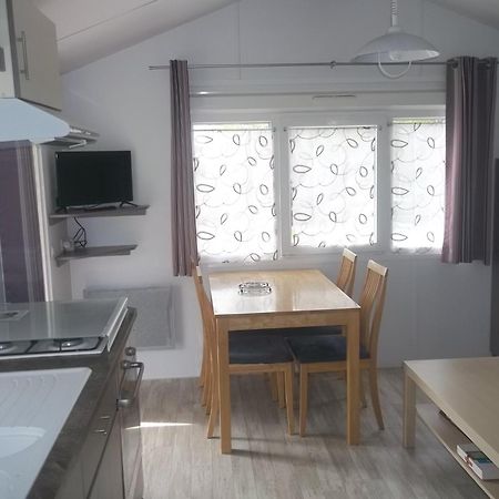 Camping Aire Du Gros Pre Lesseux Exterior foto