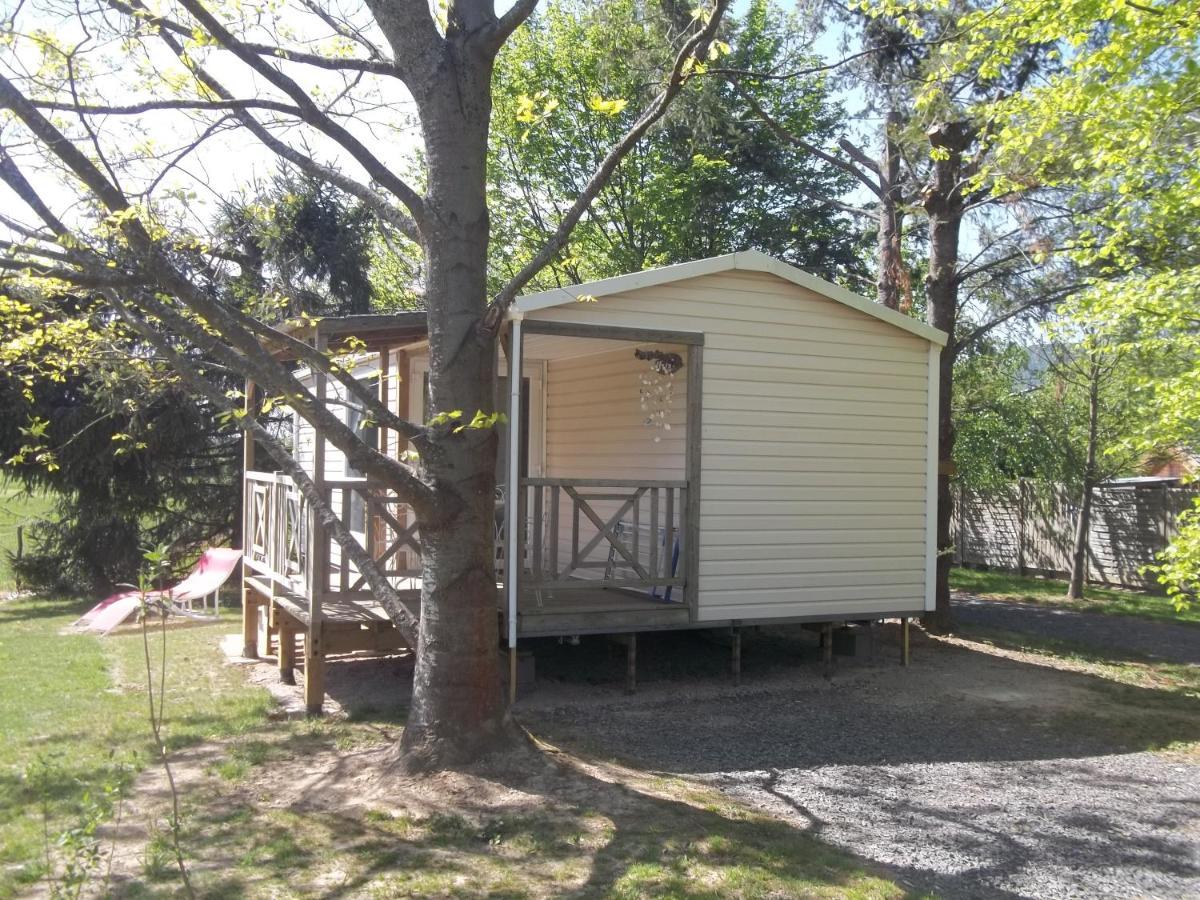 Camping Aire Du Gros Pre Lesseux Exterior foto