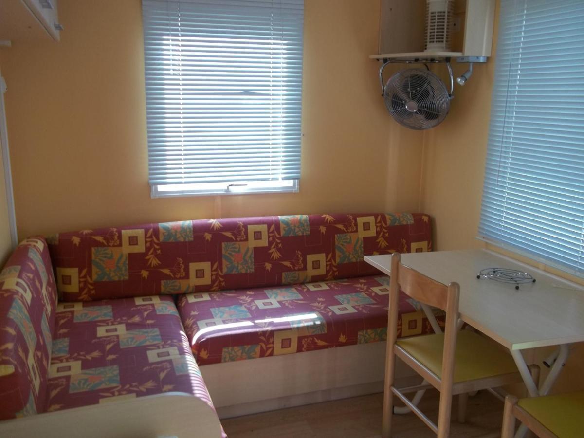 Camping Aire Du Gros Pre Lesseux Exterior foto